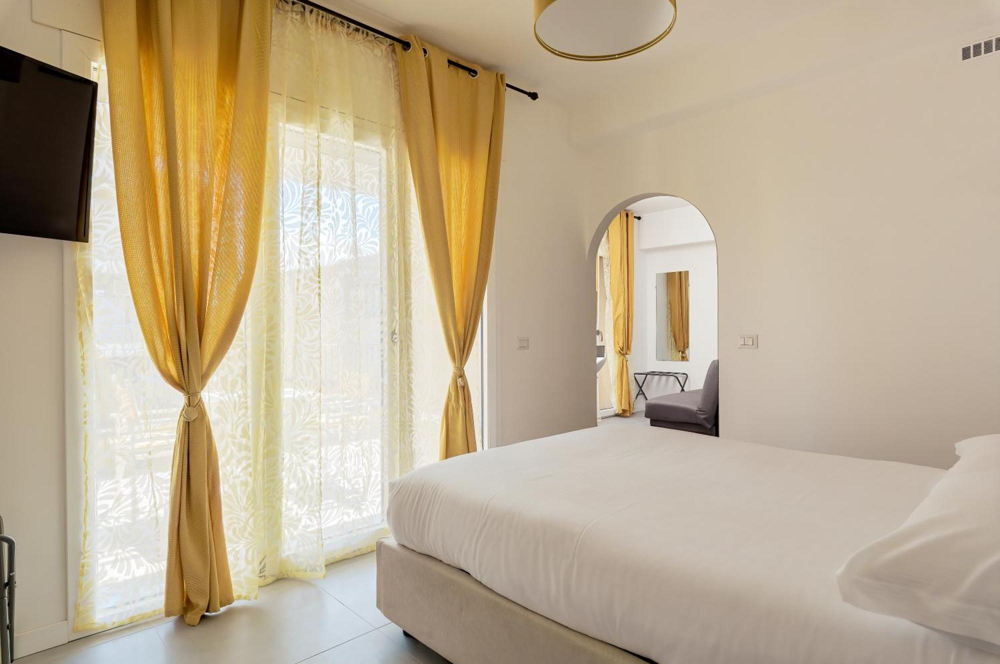 Actus Palace & By Ghor * Rom